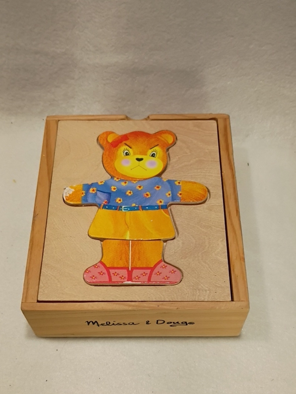 EUC Melissa & Doug Wooden Bear Dress-Up Puzzle in Yellow, Blue, Pink 16 Pieces